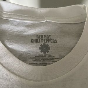 red hot chilli pepper tshirt size medium